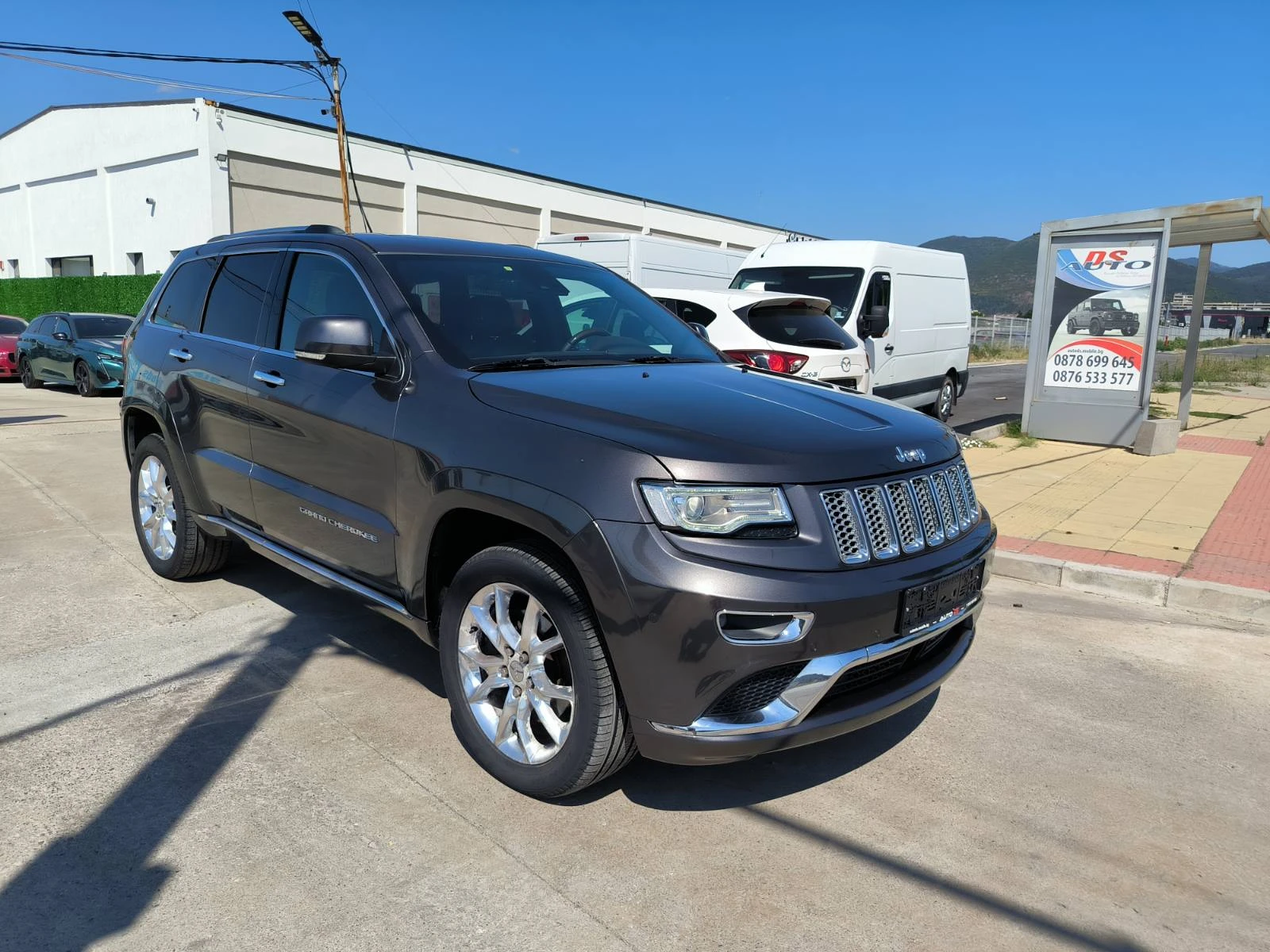Jeep Grand cherokee 3.0d-Summit-Navi-Keyless-Kamera, снимка 3 - Автомобили и джипове - 55485435
