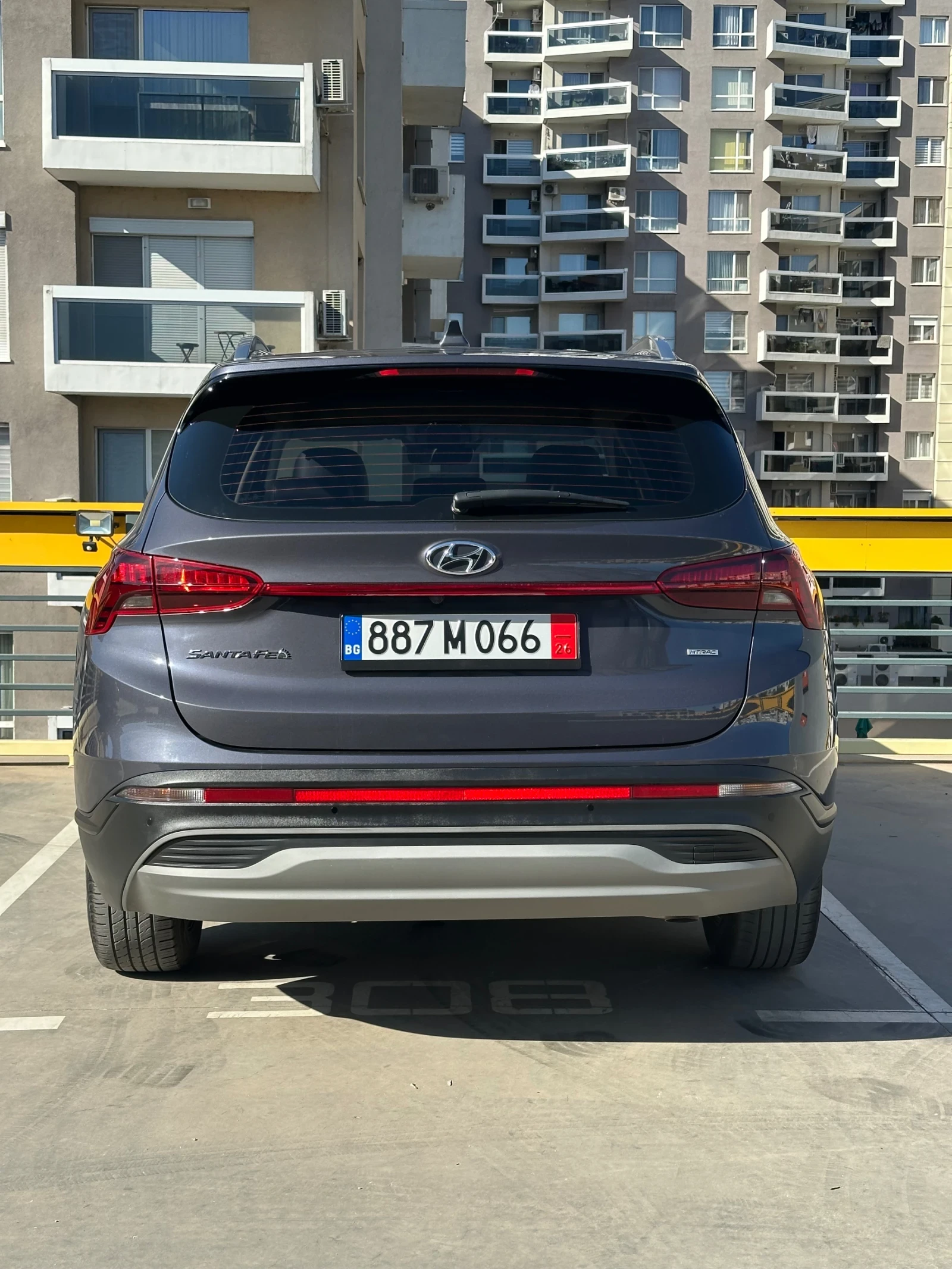 Hyundai Santa fe 2.2 CRDI - 4 WD - Full - Cam360 - 100 000 KM, снимка 6 - Автомобили и джипове - 56339313