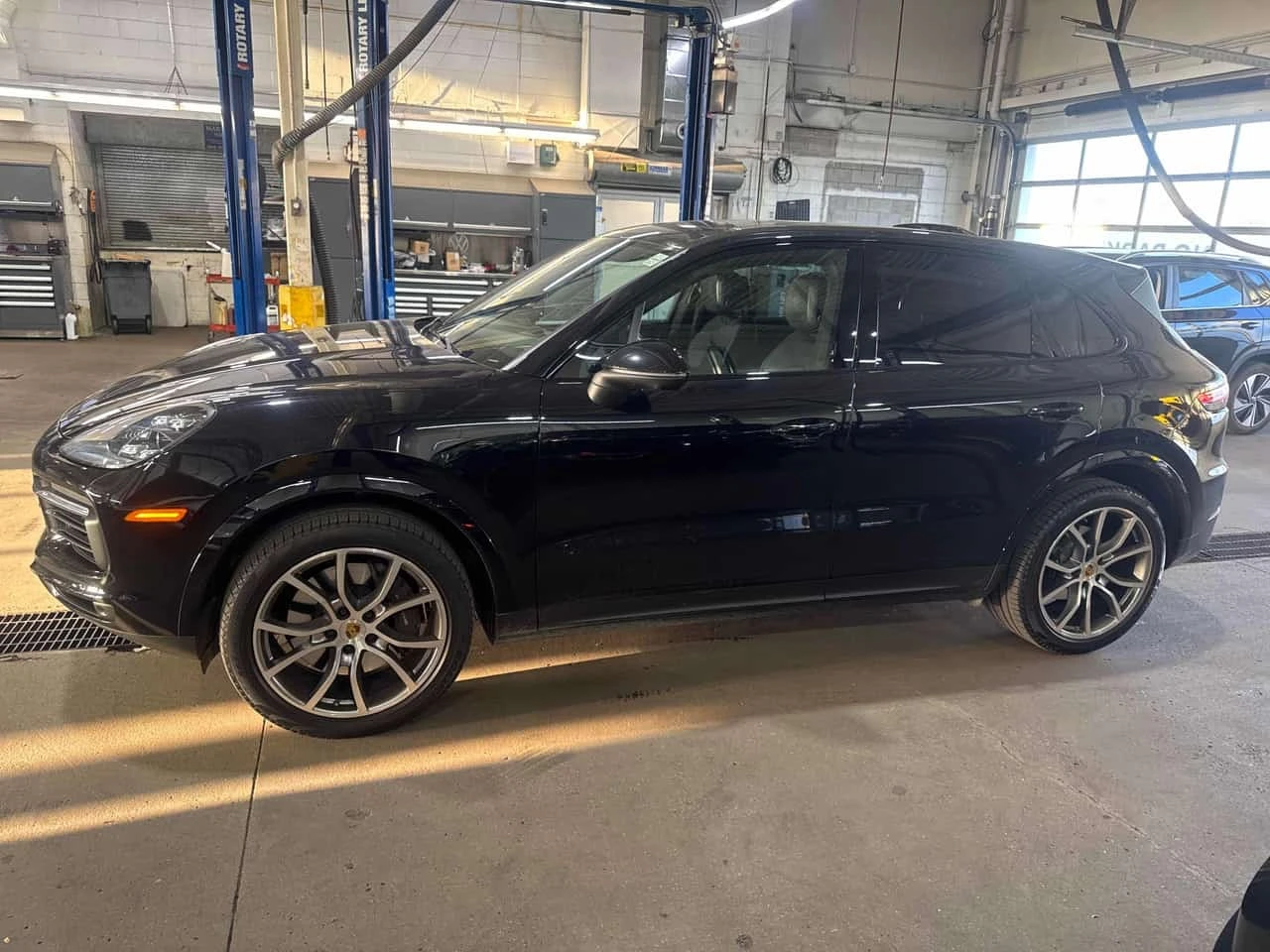 Porsche Cayenne AWD / 360 / Matrix /  Bose/ Carfax  | Mobile.bg � ����������� 2