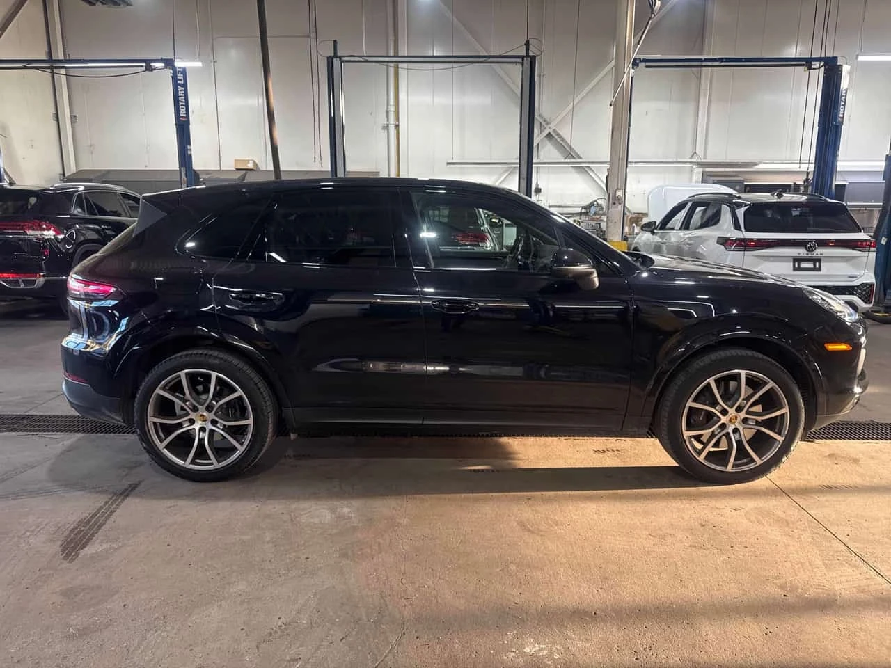 Porsche Cayenne AWD / 360 / Matrix /  Bose/ Carfax  | Mobile.bg � ����������� 3