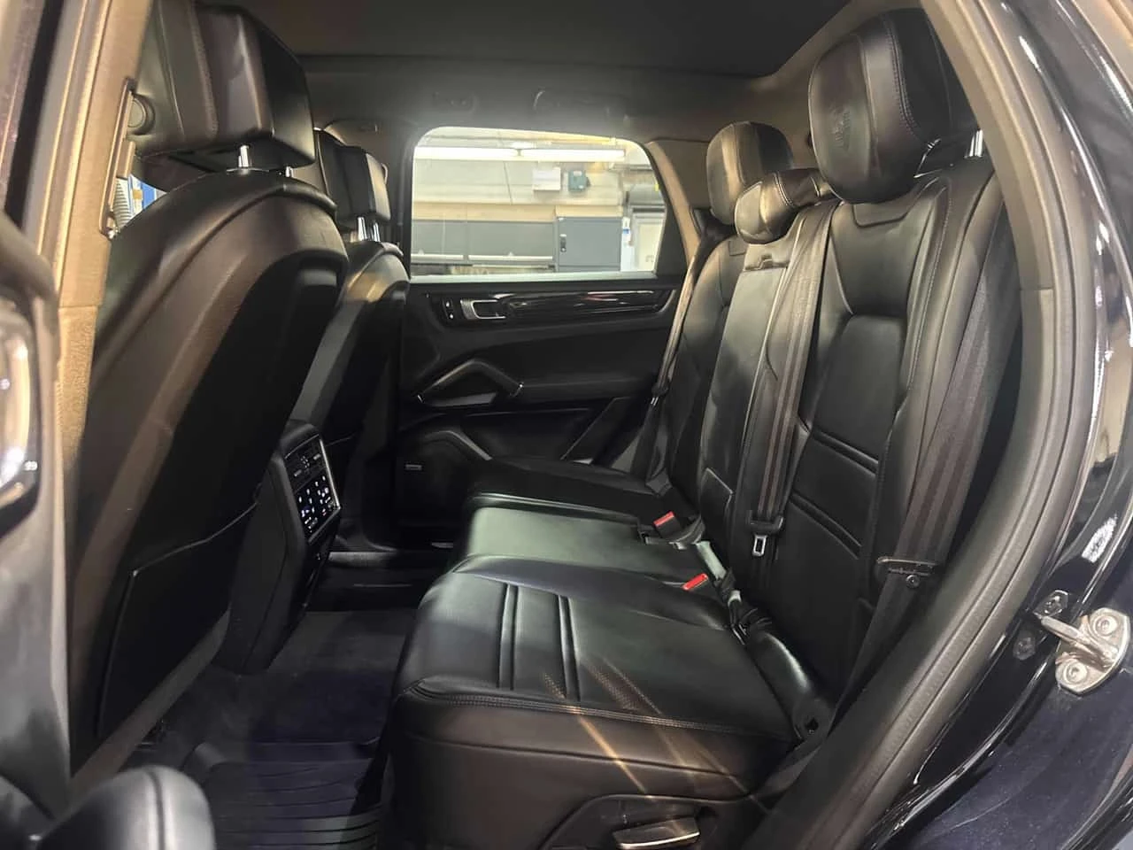 Porsche Cayenne AWD / 360 / Matrix /  Bose/ Carfax  | Mobile.bg � ����������� 15