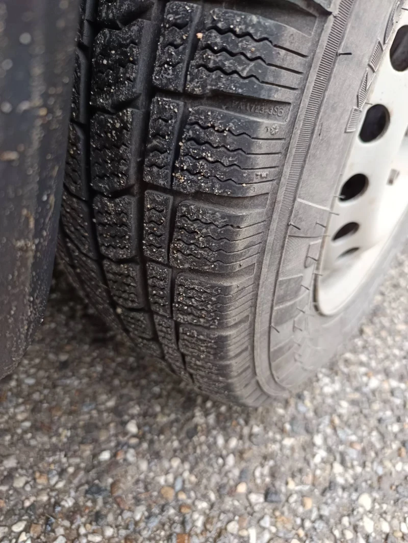 VW Transporter 2.5 TDI, снимка 5 - Бусове и автобуси - 53275832