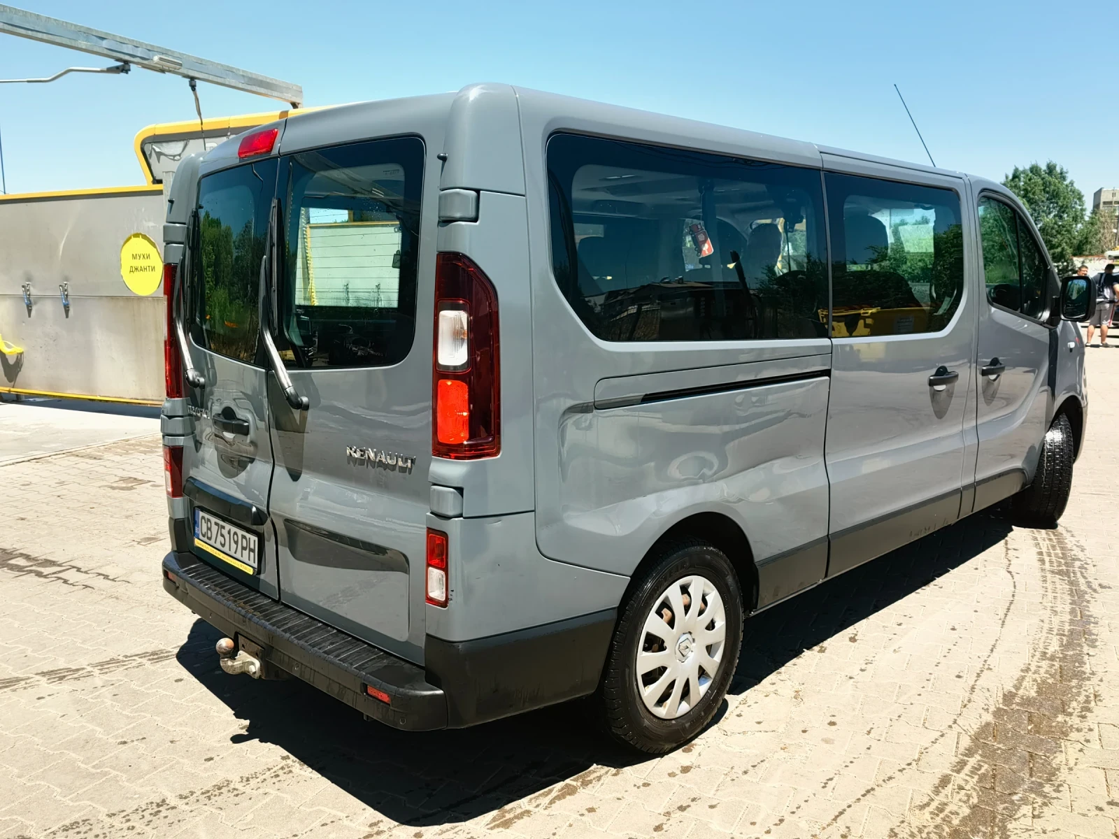 Renault Trafic 2.0 DCI L2H1 120hp 7+ 1 Passenger - изображение 3