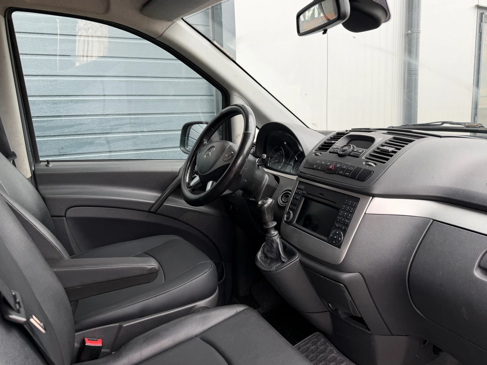 Mercedes-Benz Vito 113 CDI 2011 8 + 1 души, снимка 12 - Бусове и автобуси - 53906421