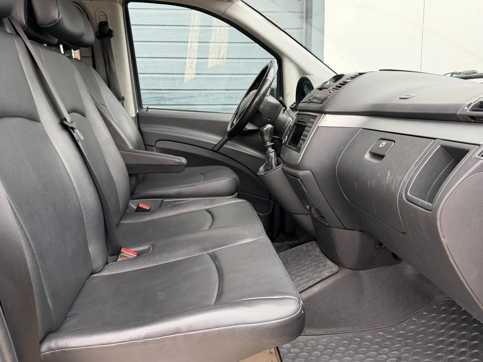 Mercedes-Benz Vito 113 CDI 2011 8 + 1 души, снимка 13 - Бусове и автобуси - 53906421