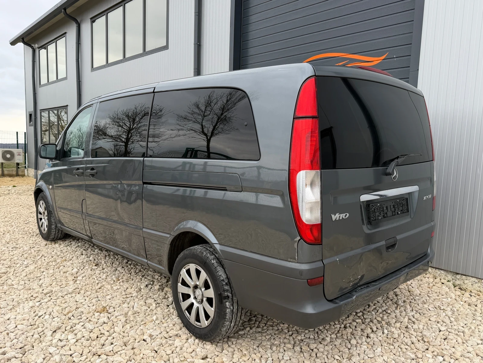 Mercedes-Benz Vito 113 CDI 2011 8 + 1 души, снимка 6 - Бусове и автобуси - 53906421