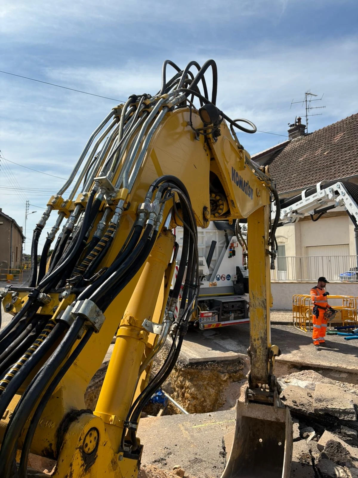  Komatsu PW 118 MR  4   | Mobile.bg   15