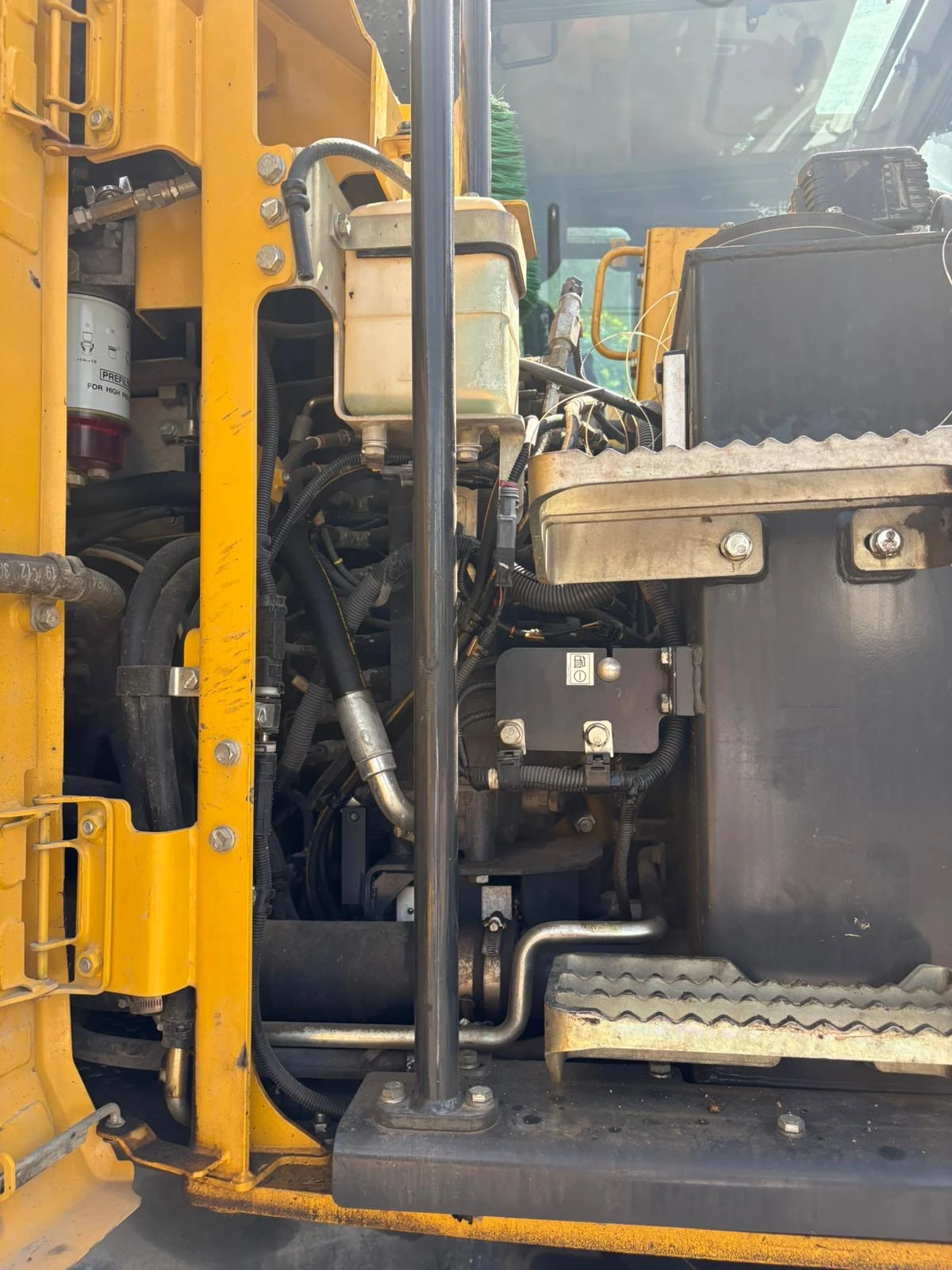  Komatsu PW 118 MR  4   | Mobile.bg   11