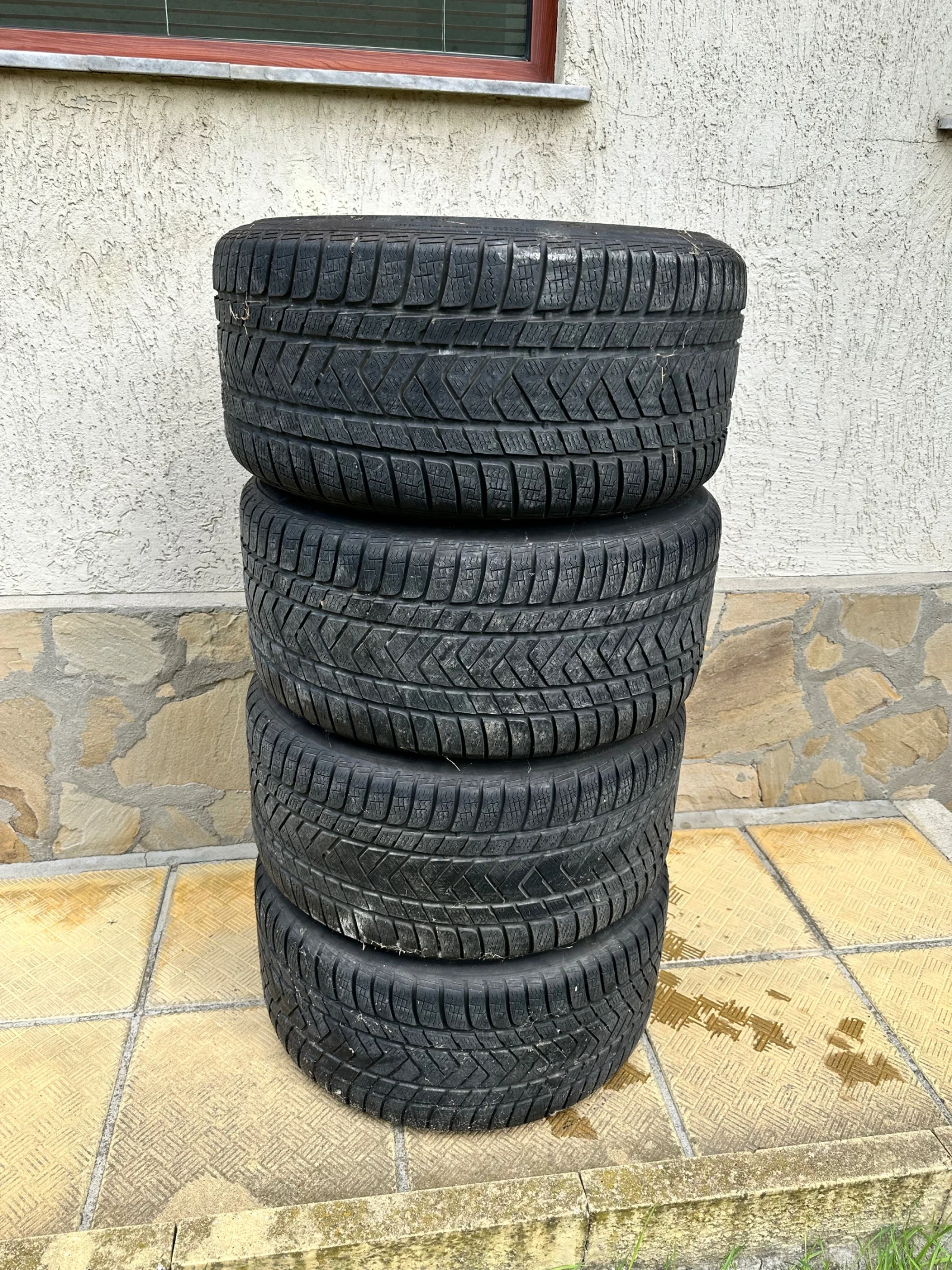 Гуми Зимни 285/30R20