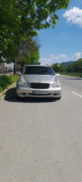 ����� �� �������� �� Mercedes-Benz 220 2.2