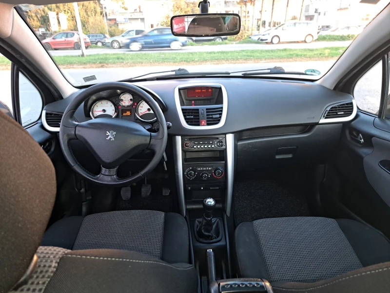 Peugeot 207 1.6 I EURO 5, снимка 8 - Автомобили и джипове - 47810257