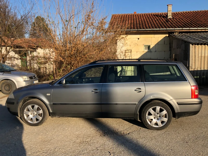 VW Passat, снимка 3 - Автомобили и джипове - 48173624