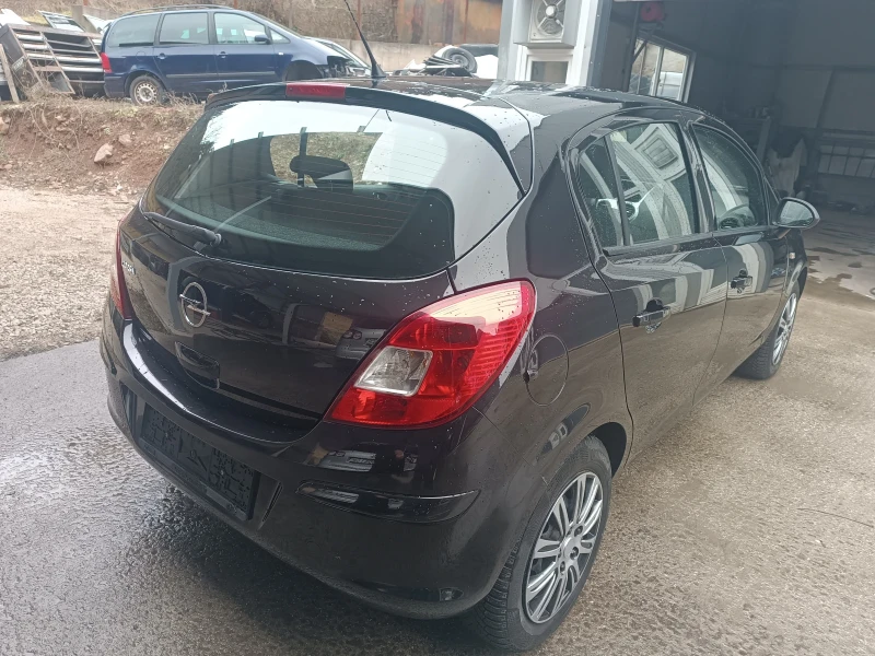 Opel Corsa 1, 4 i ПЕРФЕКТНА , снимка 4 - Автомобили и джипове - 48650143