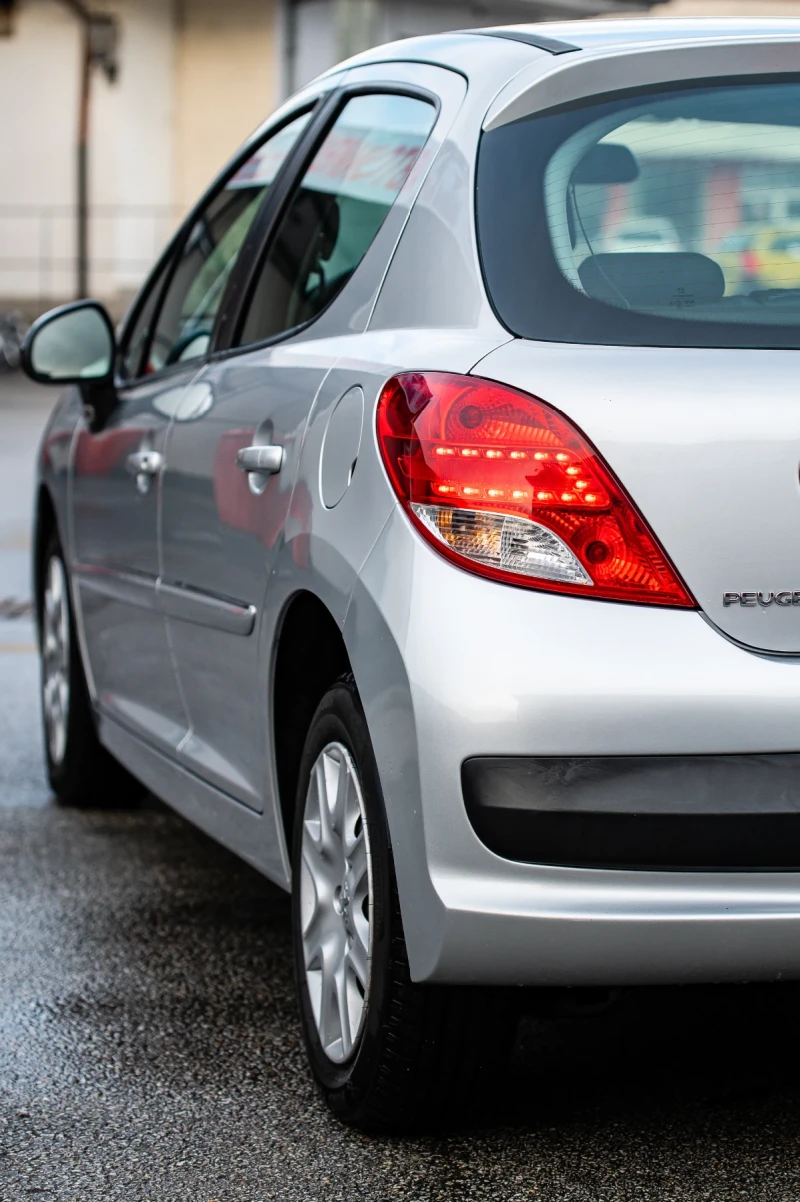 Peugeot 207 1.4i 75кс Facelift, снимка 8 - Автомобили и джипове - 48773542