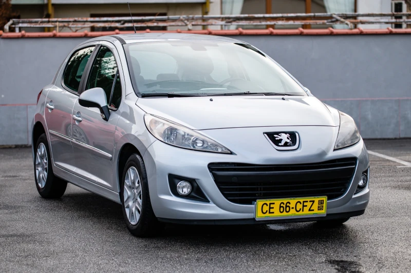 Peugeot 207 1.4i 75кс Facelift, снимка 1 - Автомобили и джипове - 48773542