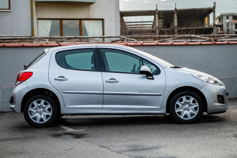 Peugeot 207 1.4i 75кс Facelift, снимка 5 - Автомобили и джипове - 48773542