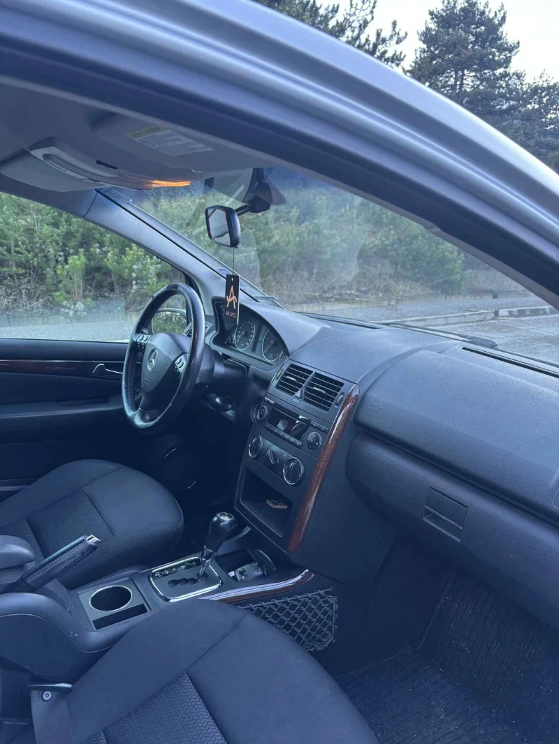 Mercedes-Benz A 180, снимка 9 - Автомобили и джипове - 52485651
