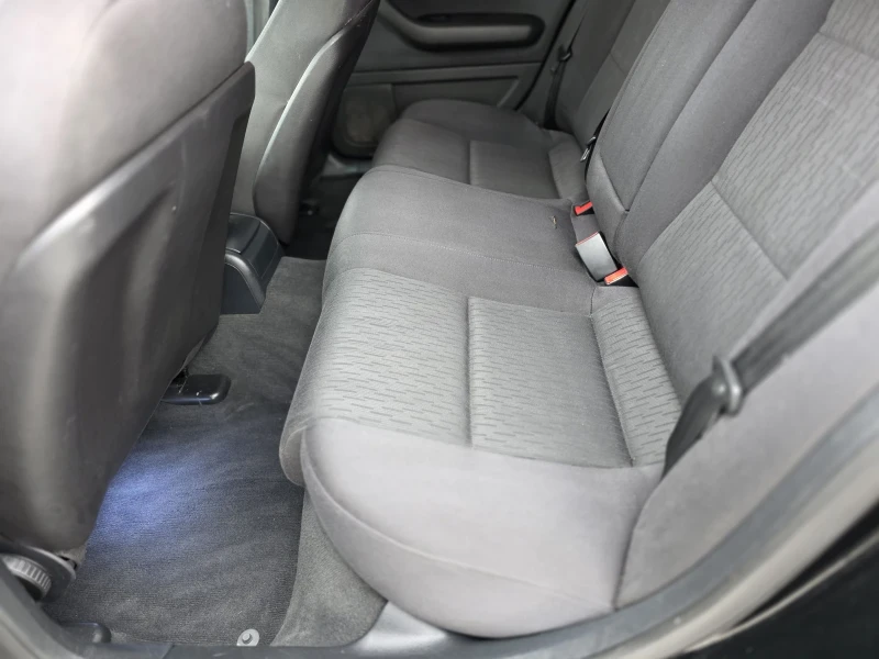 Audi A4 1900, снимка 8 - Автомобили и джипове - 52888377