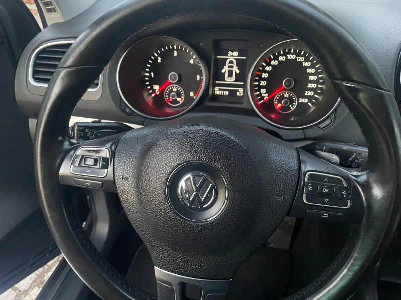 VW Golf 1.6TDI-DSG-HIGHLINE-LED-GOODYEAR, снимка 11 - Автомобили и джипове - 52617053