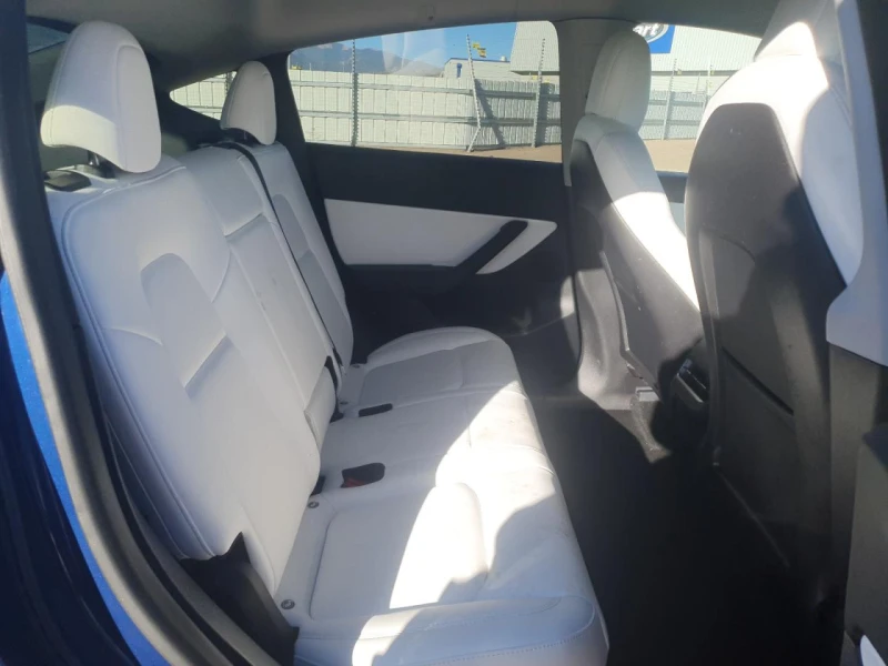 Tesla Model Y Dual Motor Long Range, снимка 10 - Автомобили и джипове - 52713744