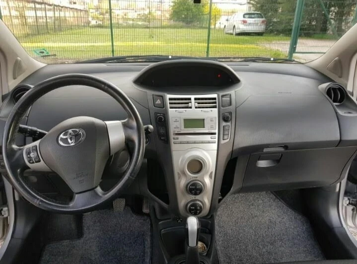Toyota Yaris  - изображение 2