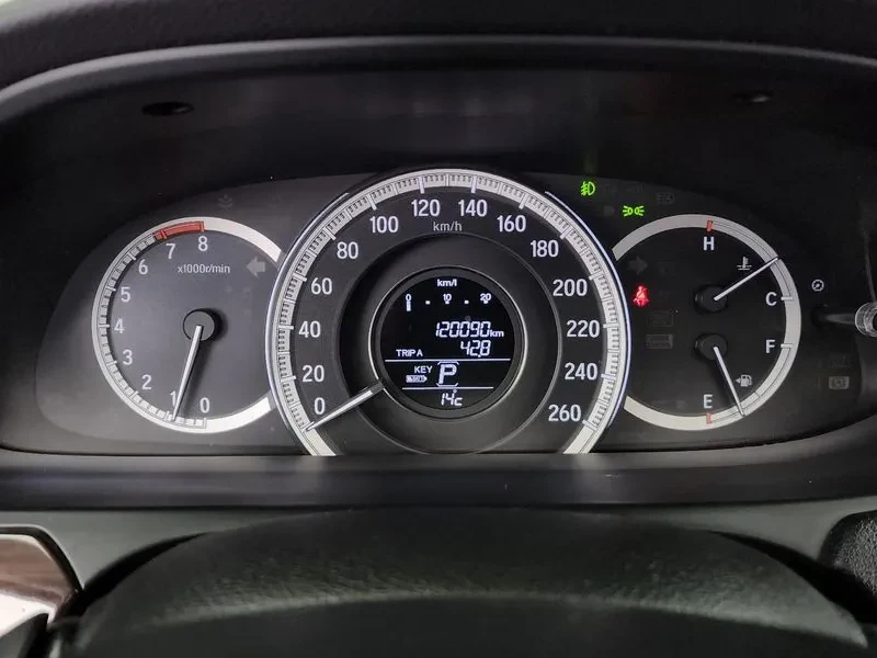 Honda Accord 2.4 9Th Generation, снимка 8 - Автомобили и джипове - 56698396