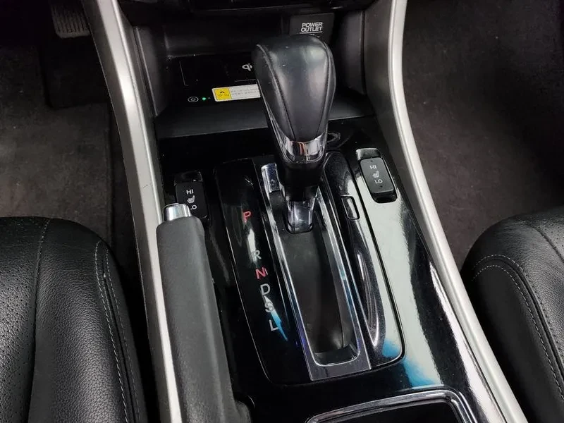 Honda Accord 2.4 9Th Generation, снимка 9 - Автомобили и джипове - 56698396
