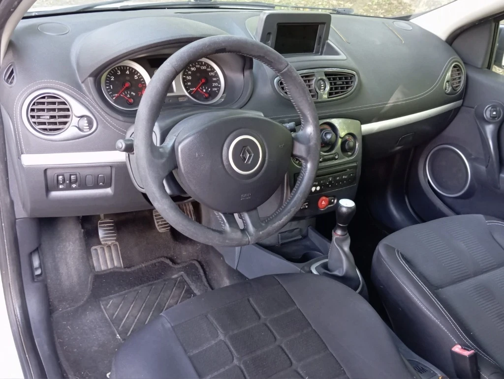 Renault Clio 1.2 75к.с - изображение 7