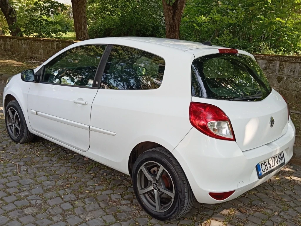 Renault Clio 1.2 75к.с - изображение 5