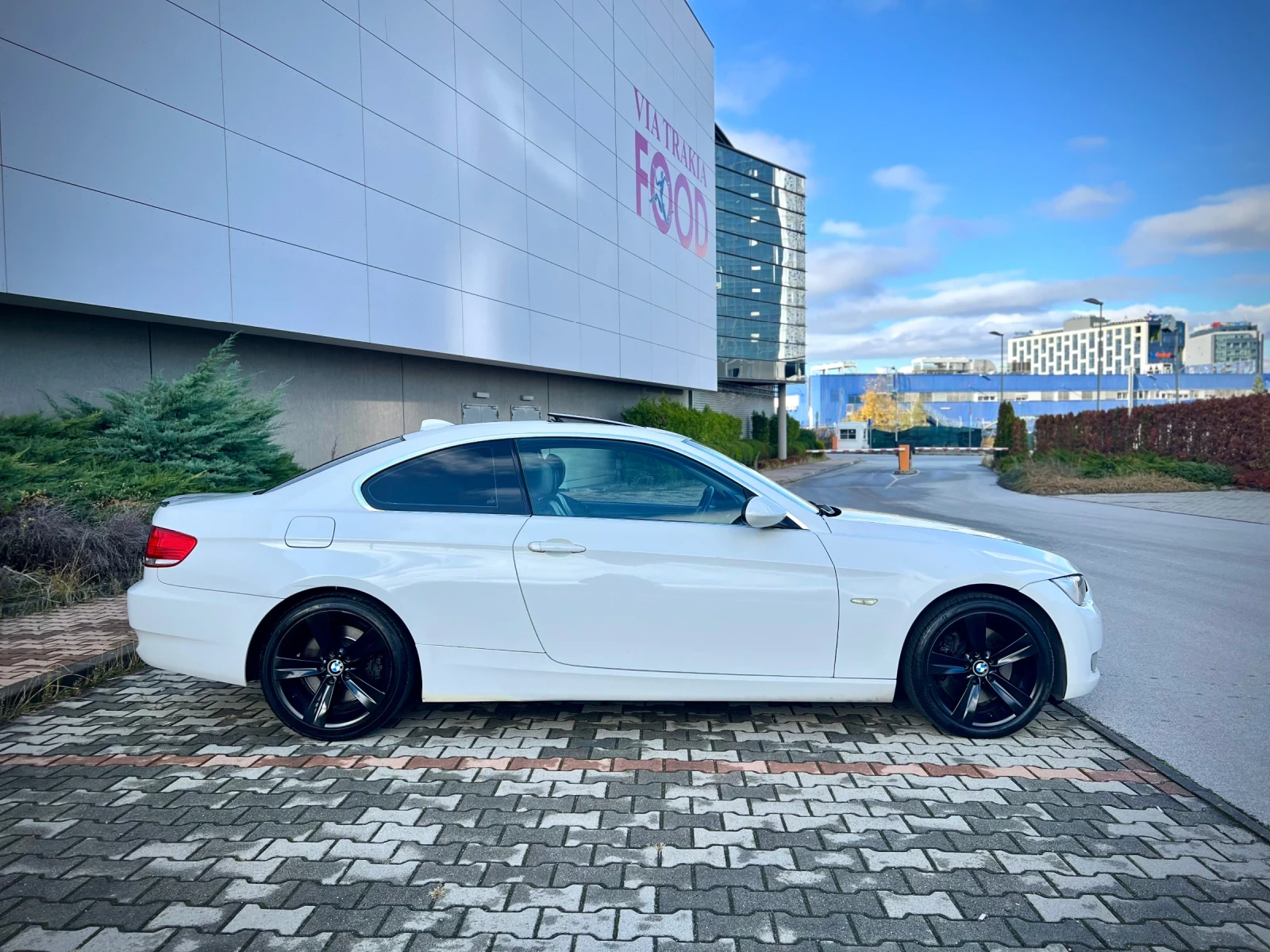 BMW 330 3.0d COUPE Лизинг през Уникредит по 320 лева - изображение 5