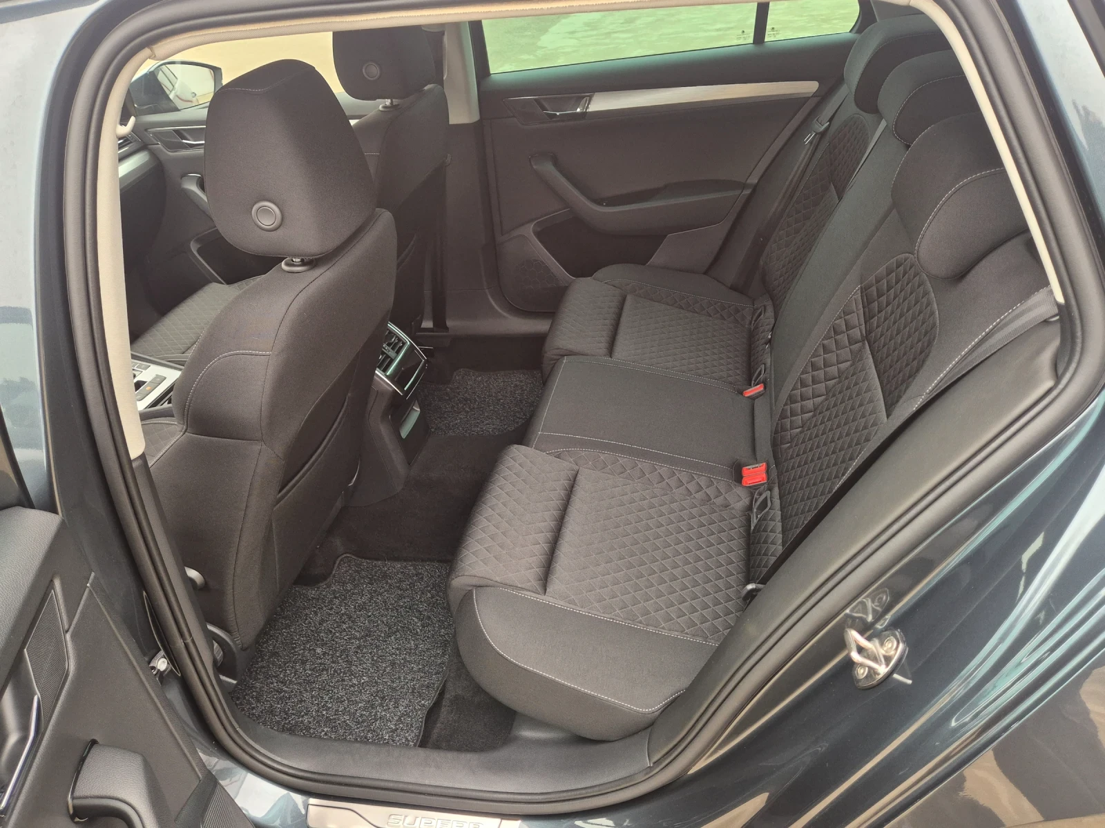 Skoda Superb  - изображение 10