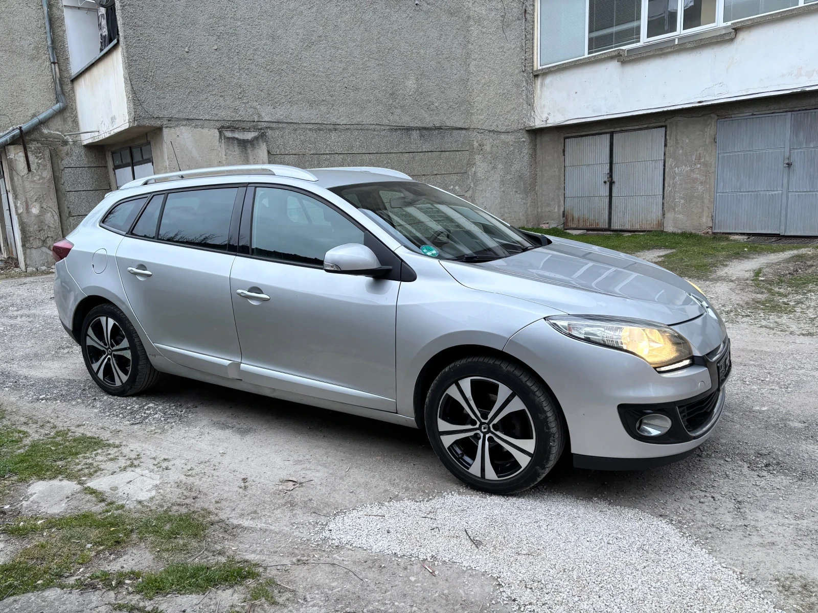 Renault Megane 1.5dci 110кс.Автоматик Фейс, снимка 8 - Автомобили и джипове - 53910171