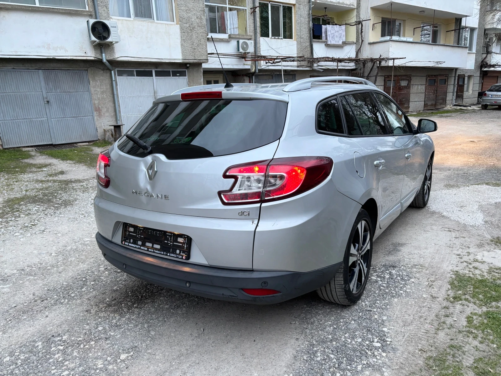 Renault Megane 1.5dci 110кс.Автоматик Фейс, снимка 6 - Автомобили и джипове - 53910171