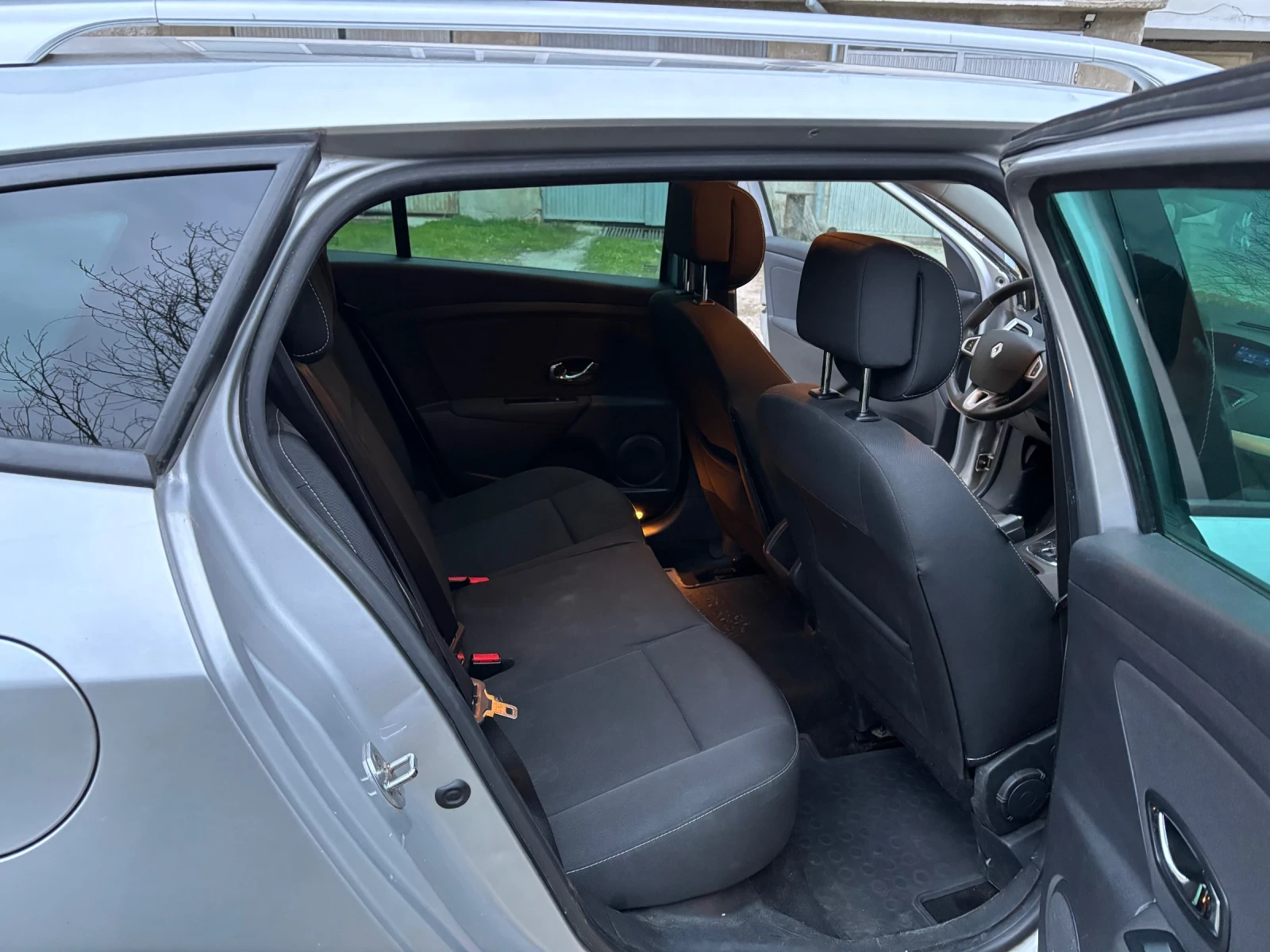 Renault Megane 1.5dci 110кс.Автоматик Фейс, снимка 12 - Автомобили и джипове - 53910171