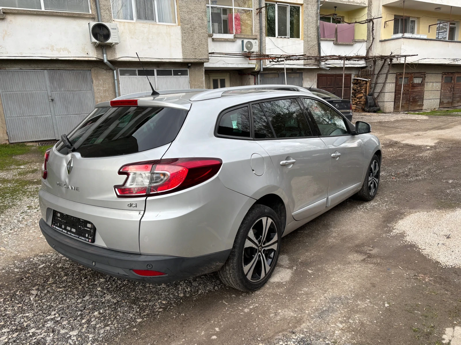Renault Megane 1.5dci 110кс.Автоматик Фейс, снимка 6 - Автомобили и джипове - 53981255