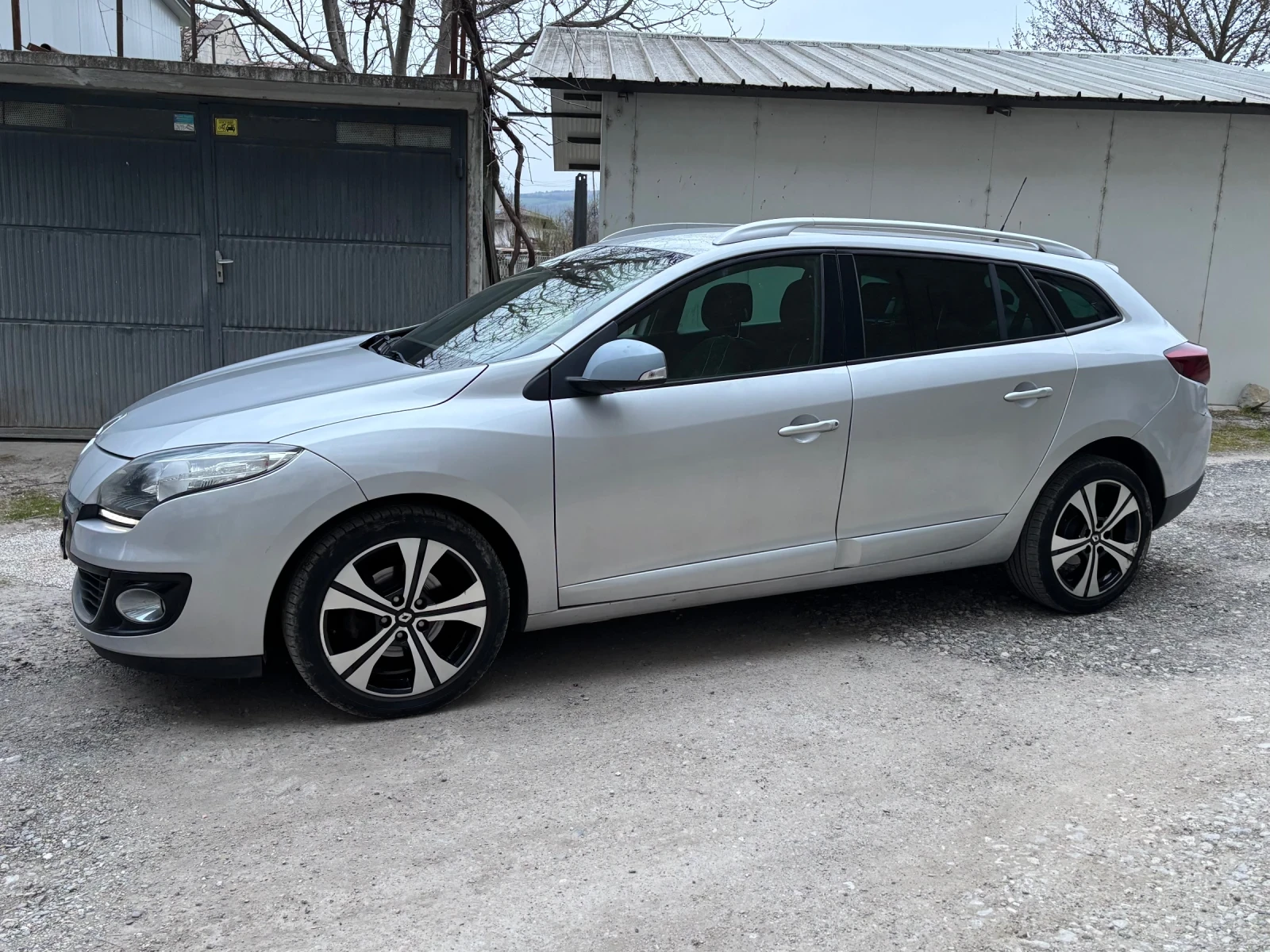 Renault Megane 1.5dci 110кс.Автоматик Фейс, снимка 3 - Автомобили и джипове - 53910171