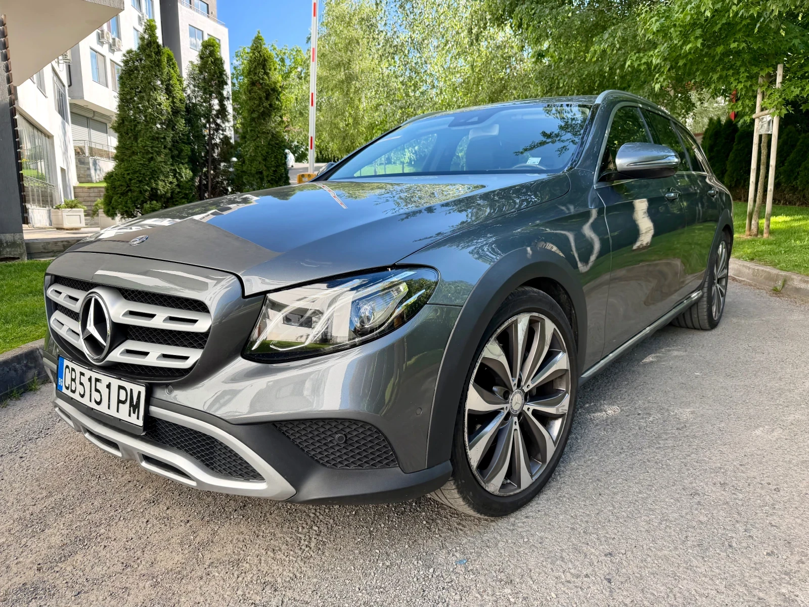 Mercedes-Benz E 220 All Terrain 4-Matic, снимка 3 - Автомобили и джипове - 54903655
