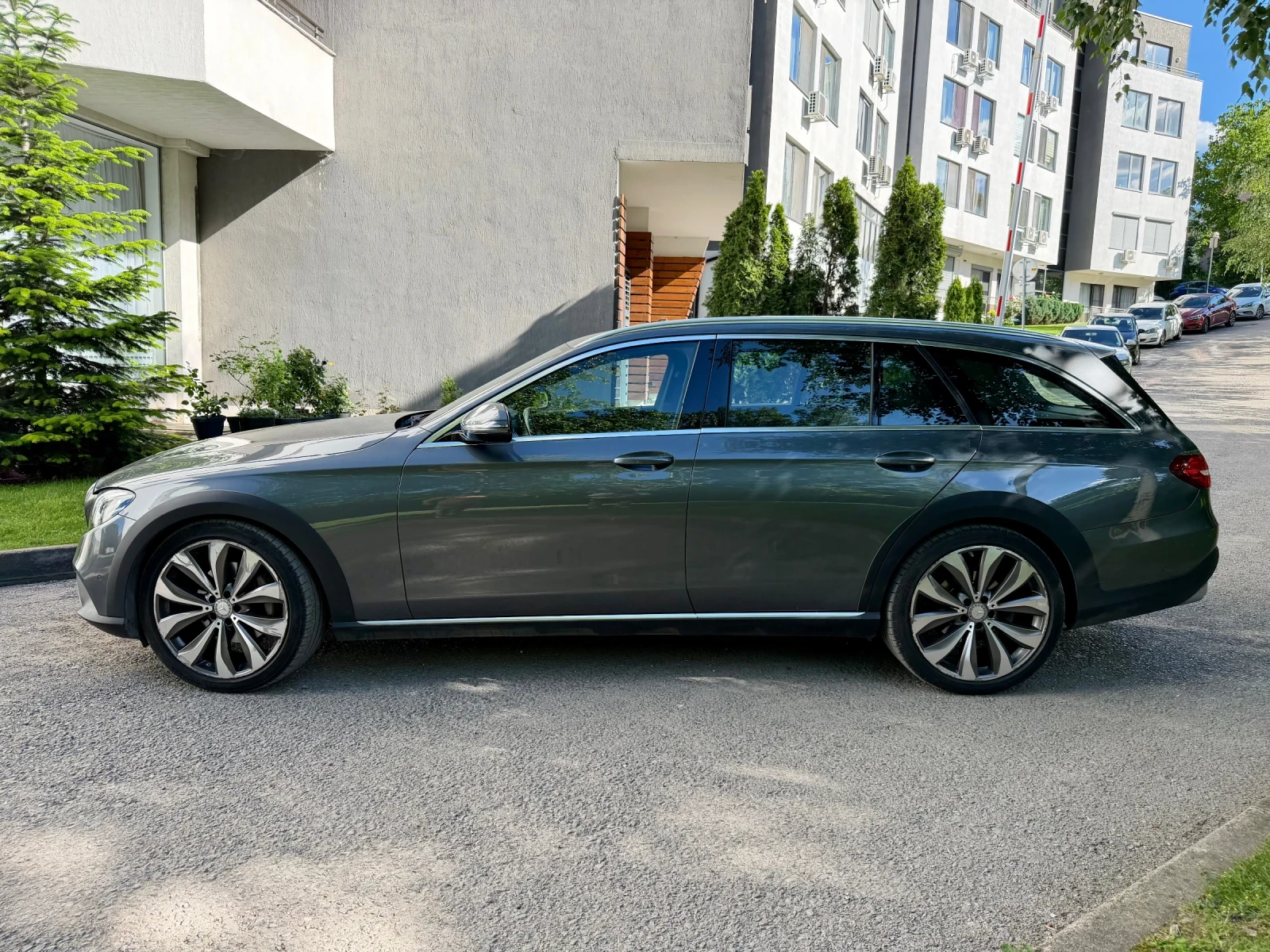 Mercedes-Benz E 220 All Terrain 4-Matic, снимка 6 - Автомобили и джипове - 54903655