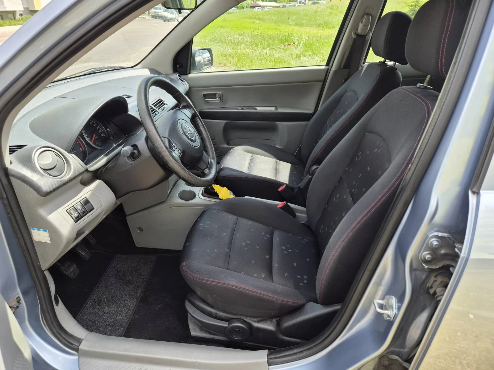 Mazda 2 1.25i, снимка 8 - Автомобили и джипове - 54904231