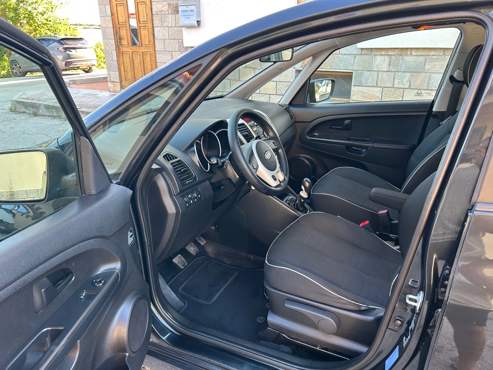 Kia Venga 1.4CRDI КЛИМАТИК, снимка 8 - Автомобили и джипове - 55863822