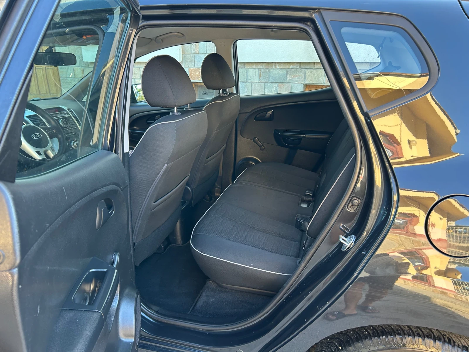 Kia Venga 1.4CRDI КЛИМАТИК, снимка 12 - Автомобили и джипове - 55863822