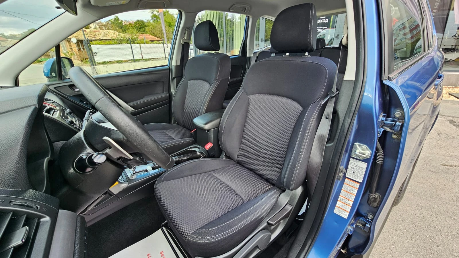 Subaru Forester 2.0i 4x4 AUTO CH-СЕРВИЗ ИСТ.-ТОП СЪСТ.-ЛИЗИНГ, снимка 8 - Автомобили и джипове - 56199384