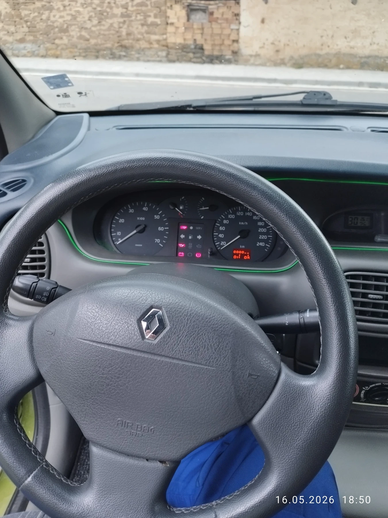 Renault Scenic, снимка 2 - Автомобили и джипове - 56454344