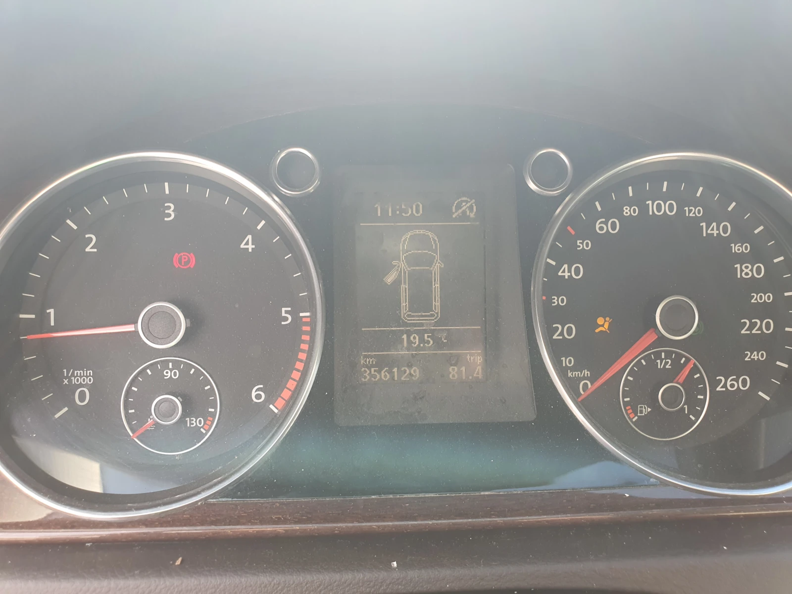VW Passat 2.0 TDI, снимка 16 - Автомобили и джипове - 56562928