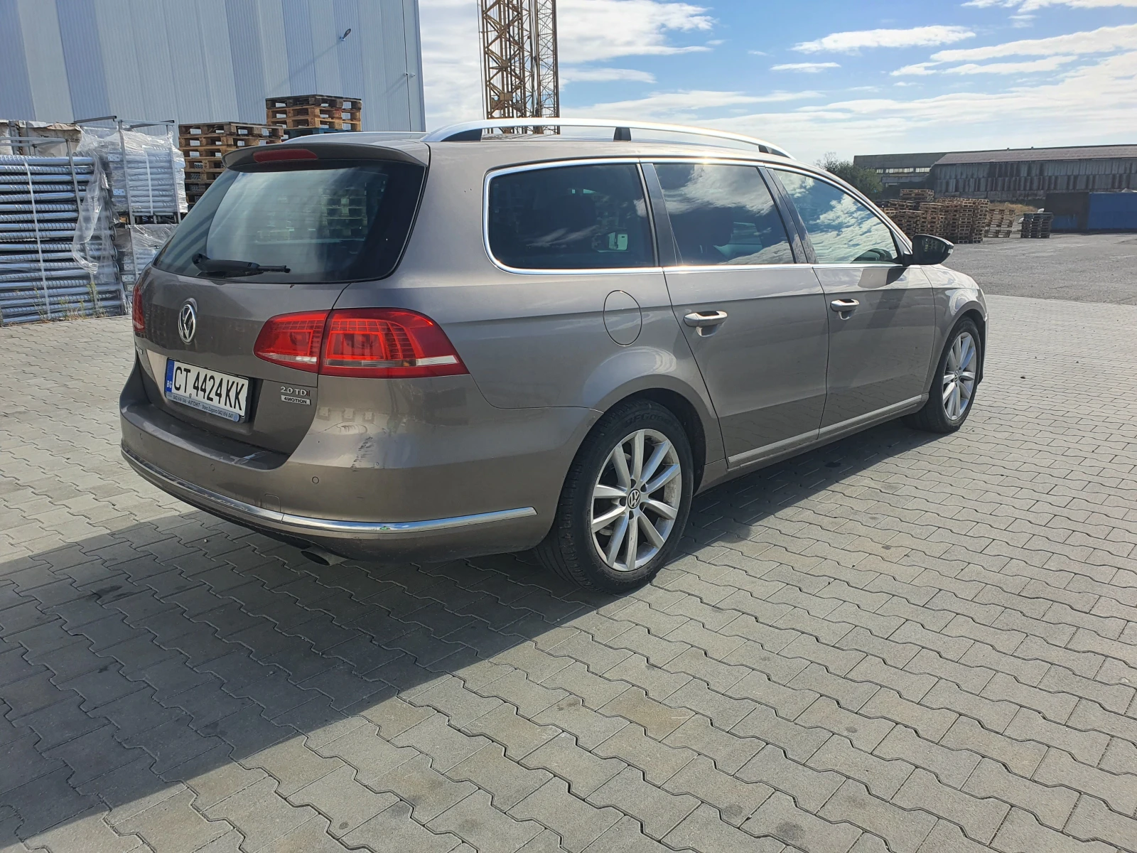 VW Passat 2.0 TDI, снимка 6 - Автомобили и джипове - 56562928