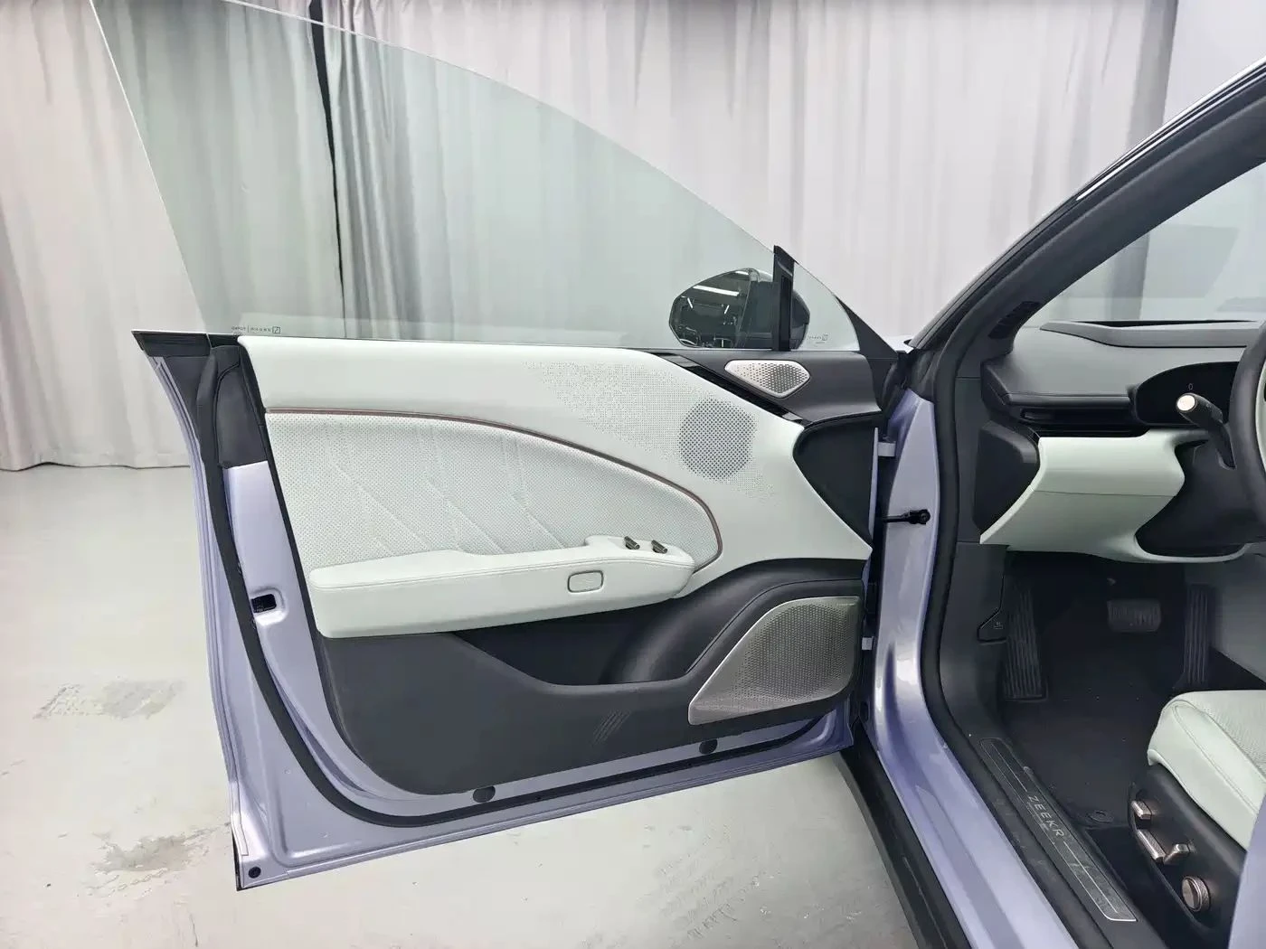 Zeekr 7 GT, снимка 12 - Автомобили и джипове - 56689308