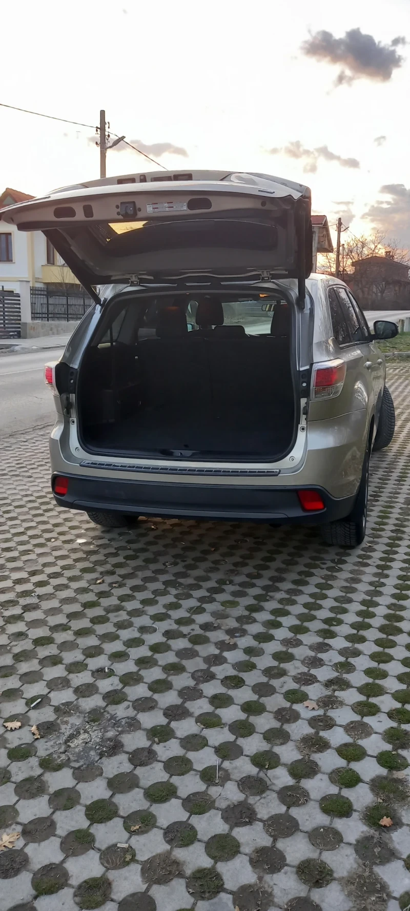 Toyota Highlander Toyota Highlander LE 3.5, снимка 6 - Автомобили и джипове - 52286033