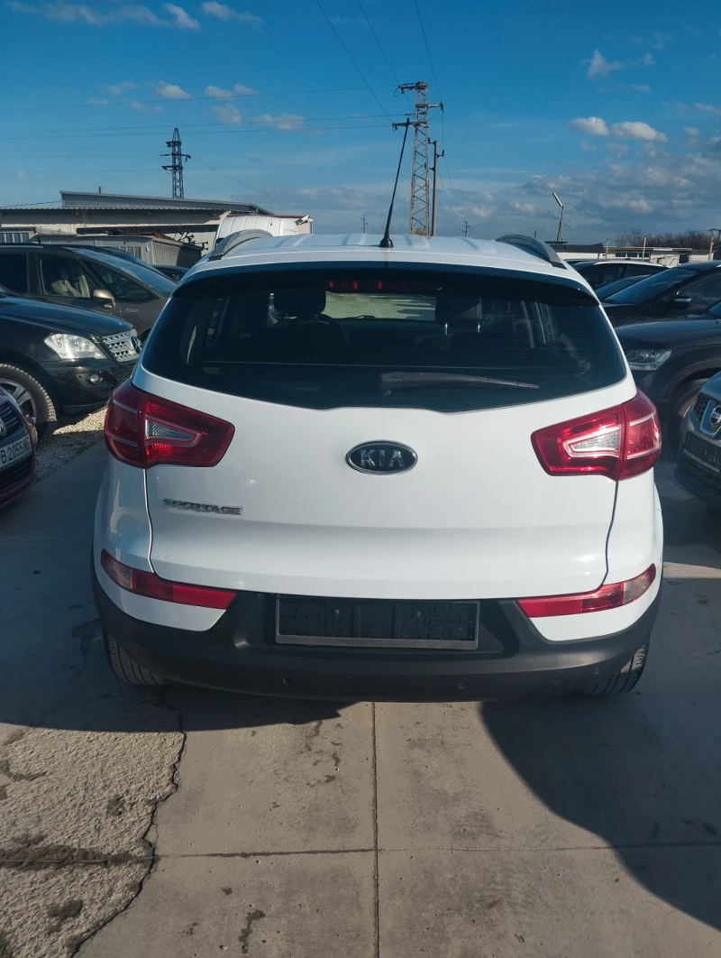 Kia Sportage 4x4 БЕНЗИН 2.0 163к.с., АВТОПИЛОТ, , ПАРКТРОНИК, снимка 4 - Автомобили и джипове - 52502573