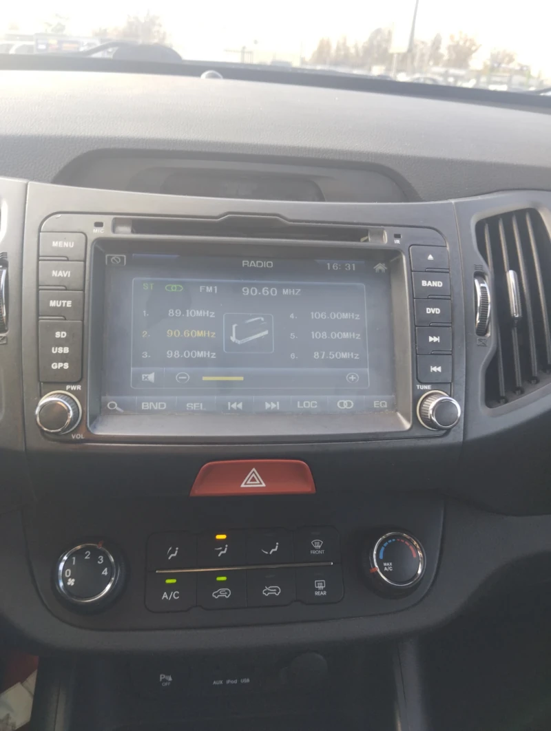 Kia Sportage 4x4 БЕНЗИН 2.0 163к.с., АВТОПИЛОТ, , ПАРКТРОНИК, снимка 12 - Автомобили и джипове - 52502573