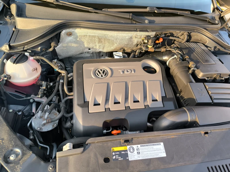 VW Tiguan 2.0 TDi -R-line - LUX- ГЕРМАНИЯ, снимка 16 - Автомобили и джипове - 52717098